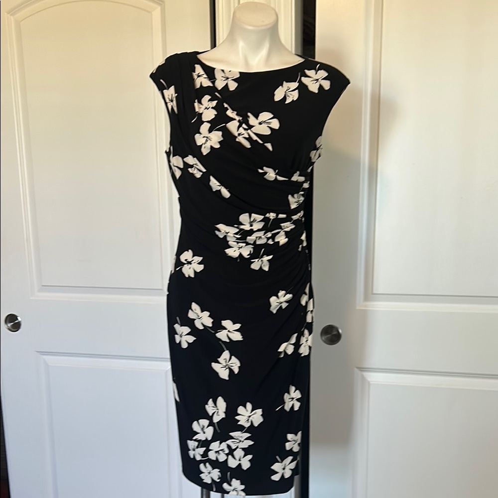 Black Floral Sheath Dress - Women's Elegant Work & Event Dress - Picture 4 of 11